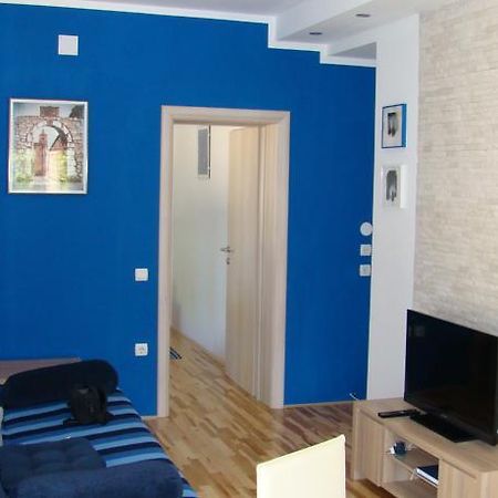 Apartments Pinus Pirovac Oda fotoğraf