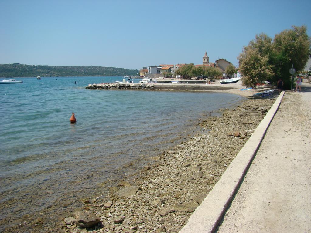 Apartments Pinus Pirovac Dış mekan fotoğraf
