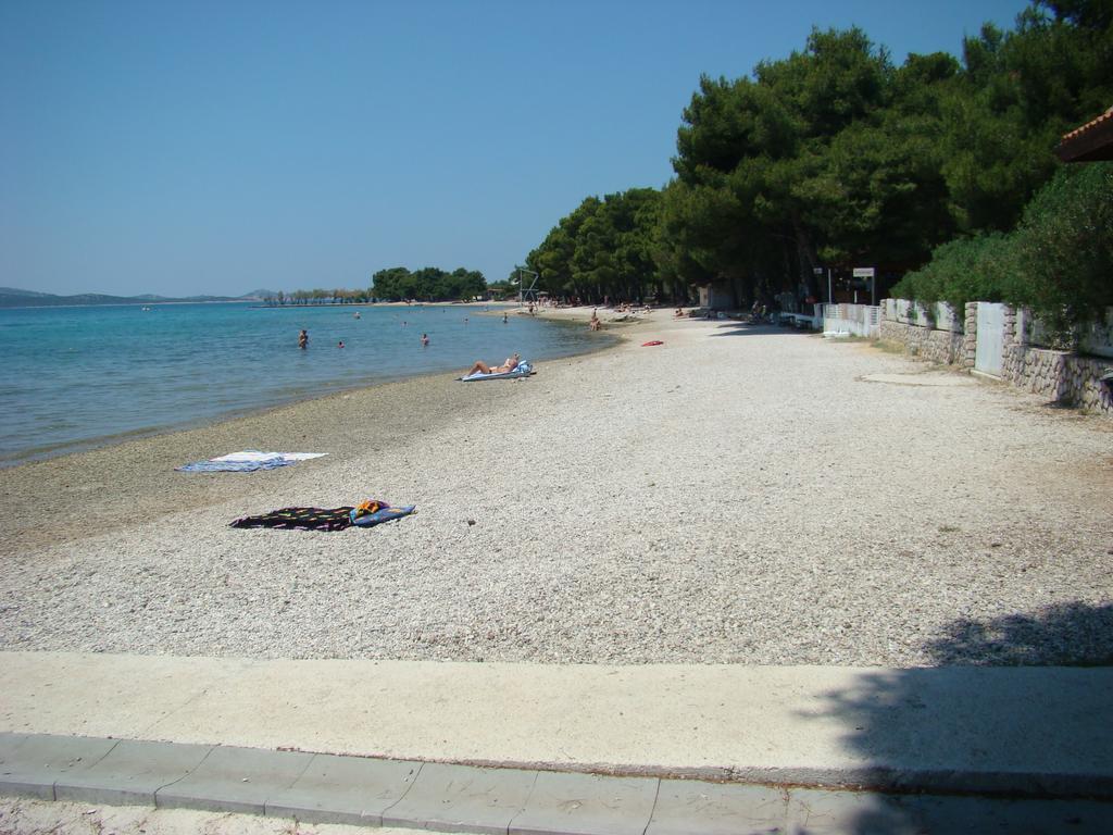 Apartments Pinus Pirovac Dış mekan fotoğraf